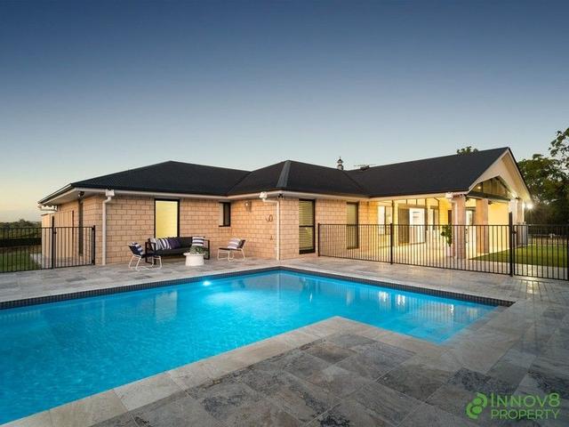 15 Ron Bischof Close, QLD 4500
