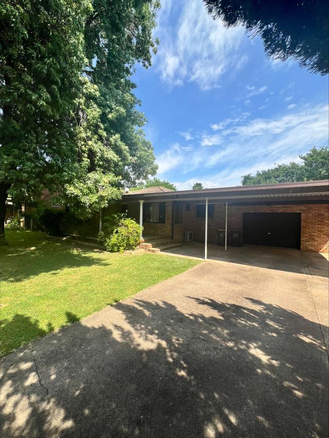52 Mulgoa Way, NSW 2850