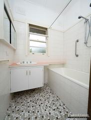 Bathroom (2008-11-21)