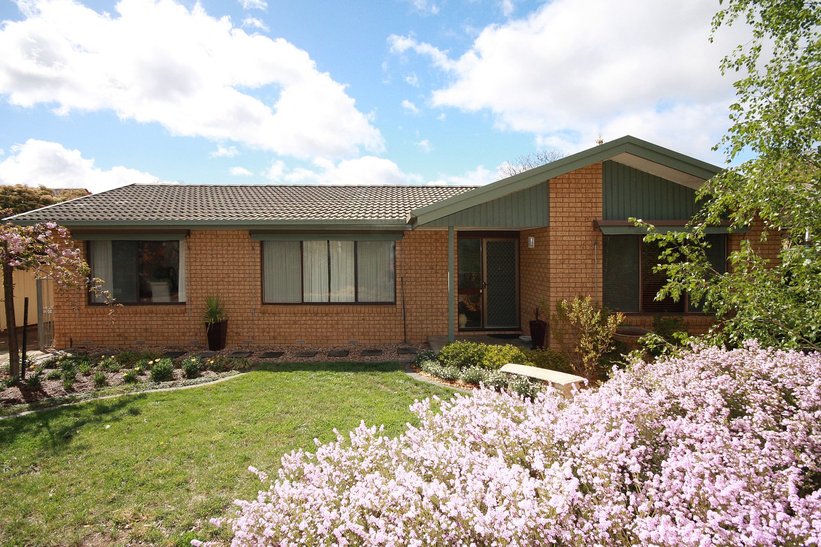 18 Pitcairn Street, Evatt ACT 2617 Allhomes