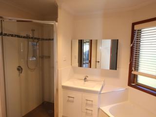 Bathroom (2018-06-05)