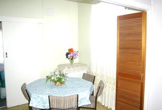 Dining (2008-05-29)