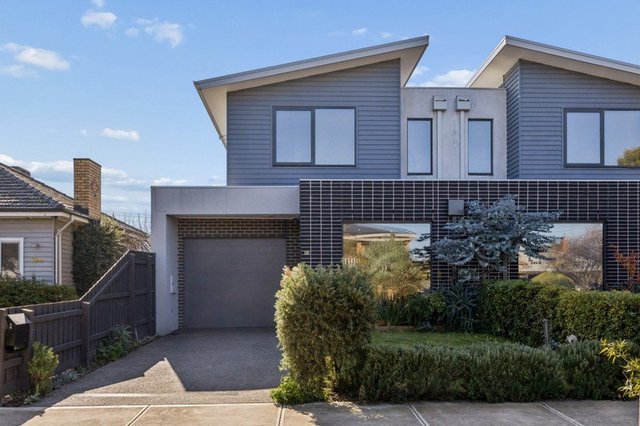 8B Waiora Parade, VIC 3012