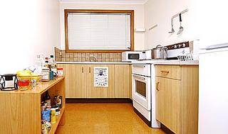 Kitchen (S.C flat) (2004-07-14)