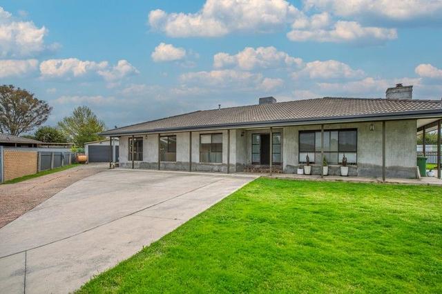 483 Donald Court, NSW 2641