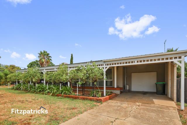 6 Waimea Place, NSW 2650