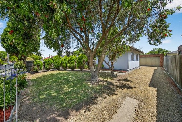 16 Latham Crescent, VIC 3175