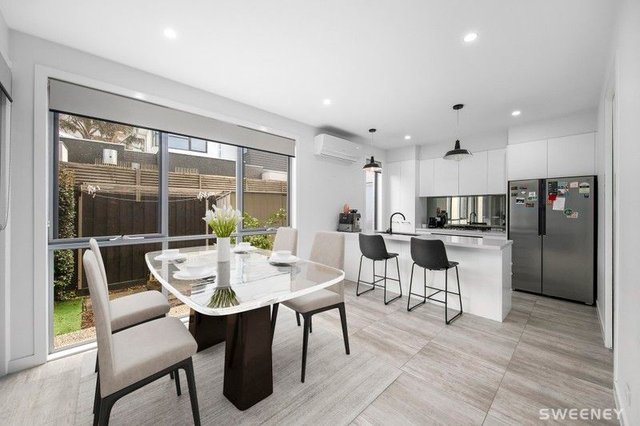 2/17 Mulga Street, VIC 3018