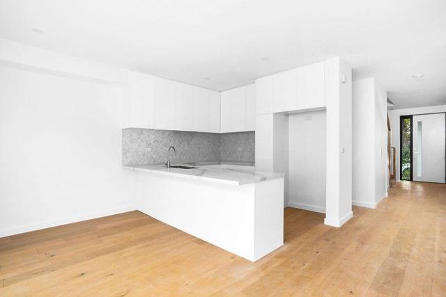 1 & 2/19 Inverness Street, VIC 3169