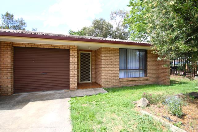 4/11 Moad Street, NSW 2800