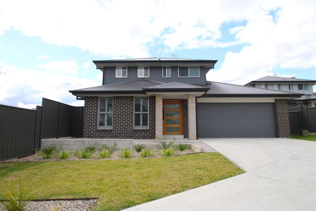 2/11 Blue Bell Way, NSW 2800