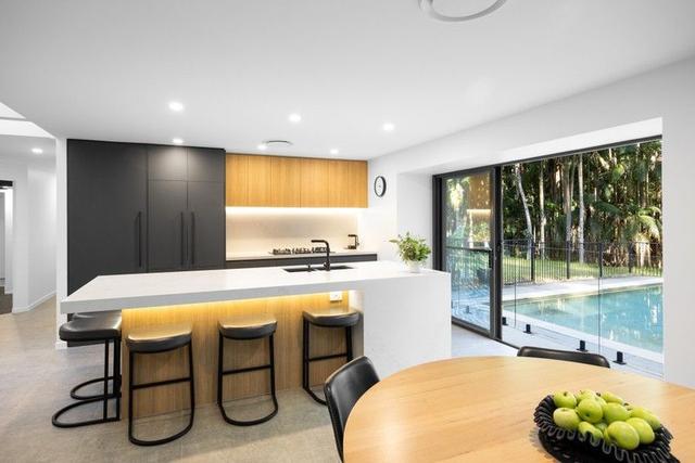 8 Firetail Court, QLD 4556