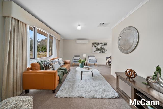 72 Sternberg Crescent, ACT 2903