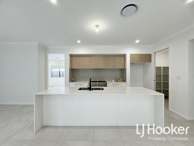 11 Graham Circuit, QLD 4207