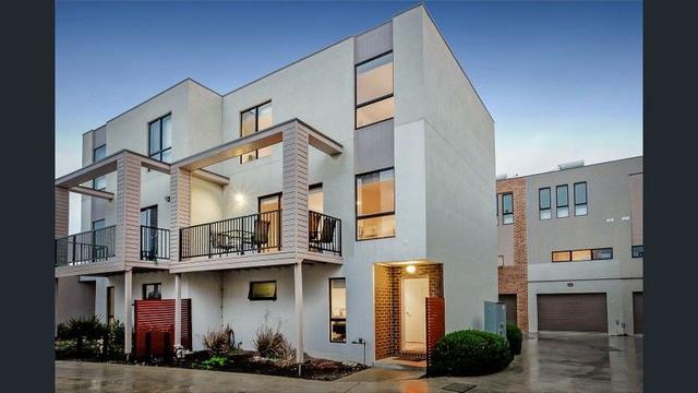 31/8 Moresby  Court, VIC 3064
