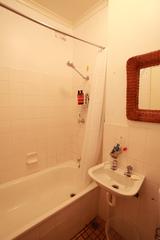 Bathroom (2009-10-19)
