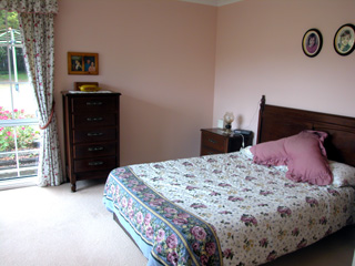 Bed 1 (2005-02-03)