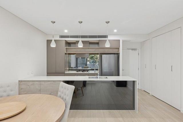 203/8 Kendall Street, NSW 2250