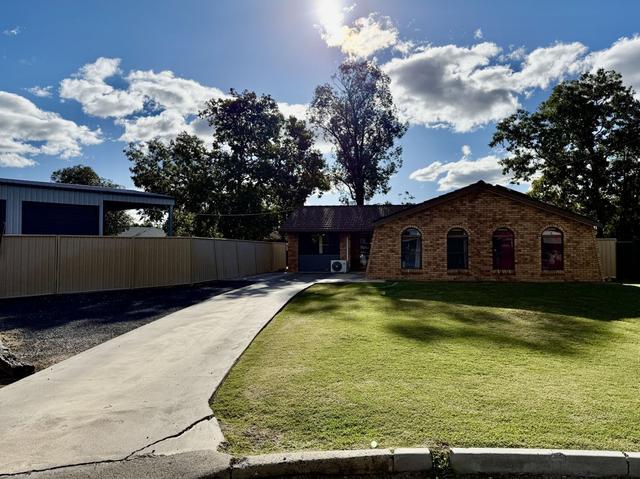 4 Julia Place, NSW 2400