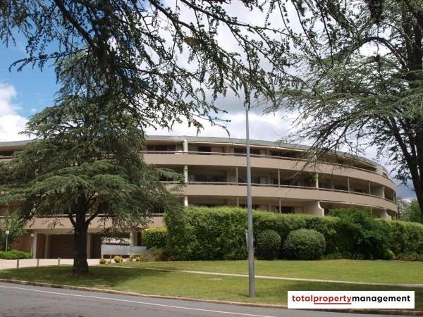 F4/2 Currie Crescent, ACT 2603