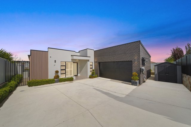 21 Bronhill Street, ACT 2914