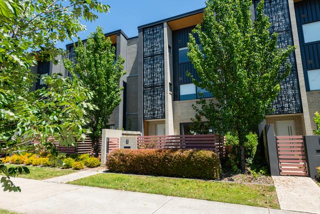 11 Harold White Avenue, ACT 2611