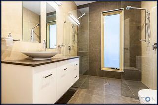 Bathroom (2013-01-16)