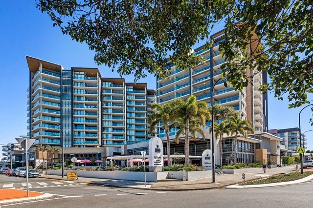 210/99 Marine Parade, QLD 4020