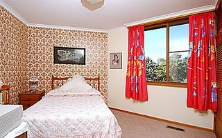 Bed 2 (2004-03-24)