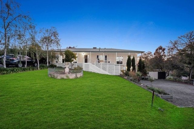 8 Stanhill Drive, VIC 3977