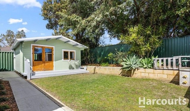 8 Karrakat Glade, WA 6164