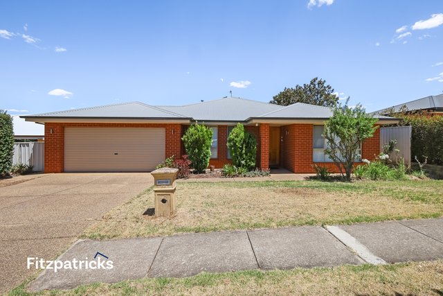 33 Avocet Drive, NSW 2650