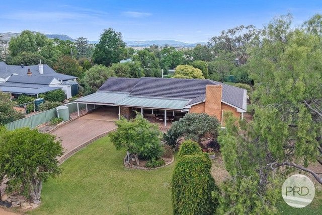 14 Savage Street, NSW 2343