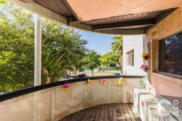 9/4 Canham Way, WA 6167