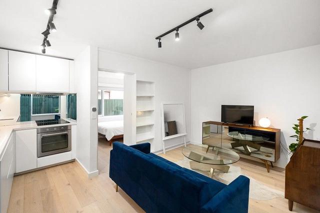 2/104 Alexandra Street, VIC 3183