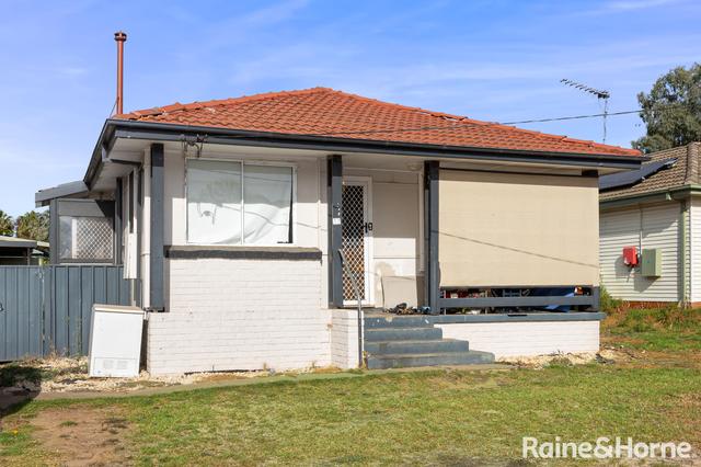 17 Wau Place, NSW 2650