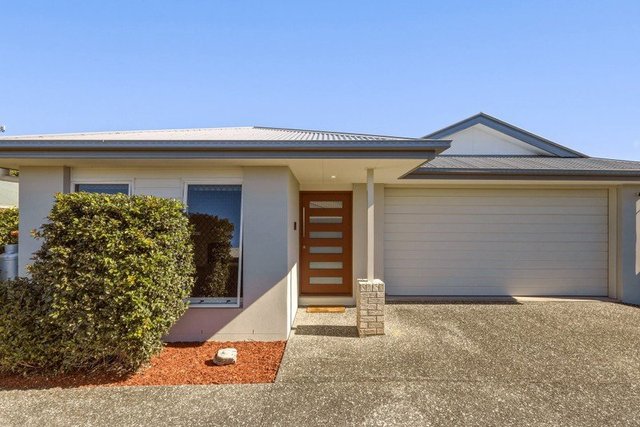 10 Emerald Place, QLD 4503
