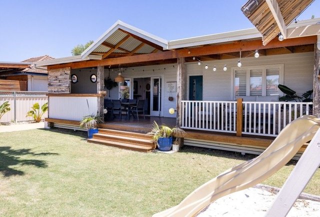 10 Whitfield Street, WA 6530