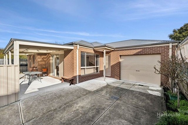 2/11 Alder Crescent, VIC 3215