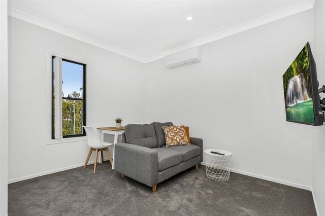 1/17 Hanify Street, QLD 4110