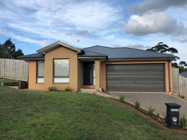 14 Rowan Walk, VIC 3818