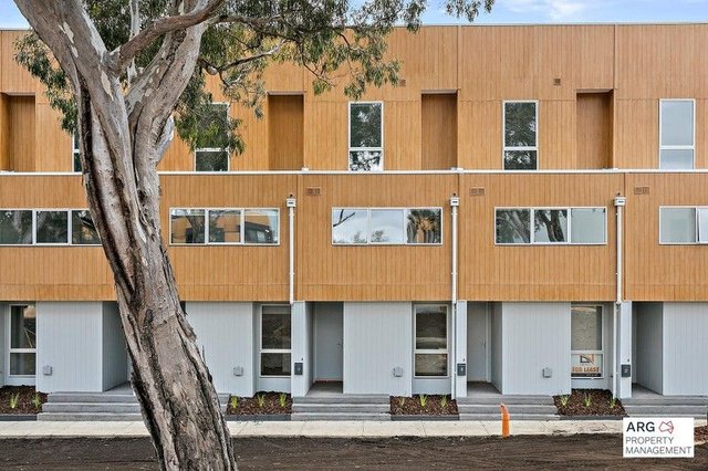 17 Billow Walk, VIC 3752