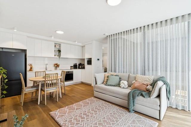 114/2 Thorburn Way, WA 6008