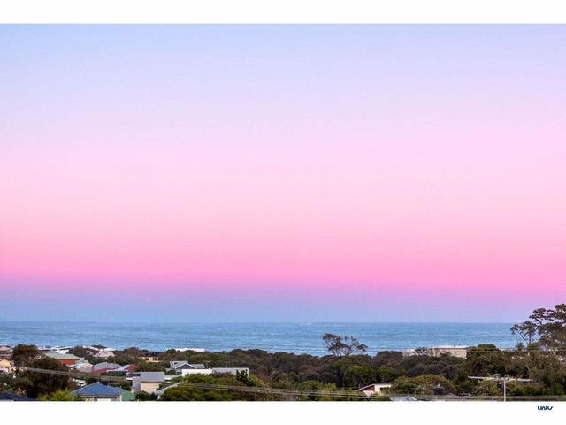 2/15 Rayville Court, VIC 3228