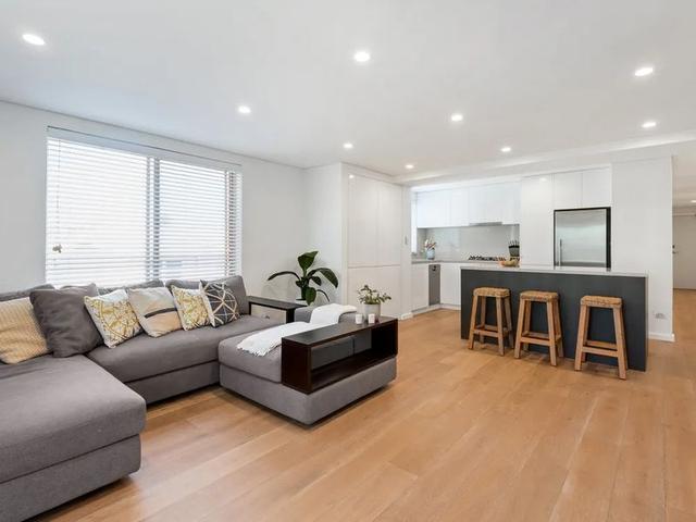 8/56 Wyadra Avenue, NSW 2096