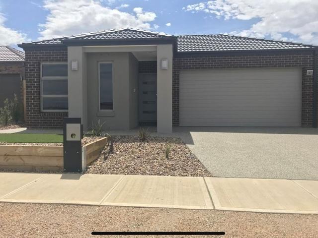 30 Moor Park Avenue, VIC 3337