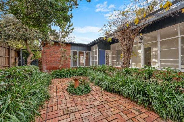 8 Cromer  Road, VIC 3193