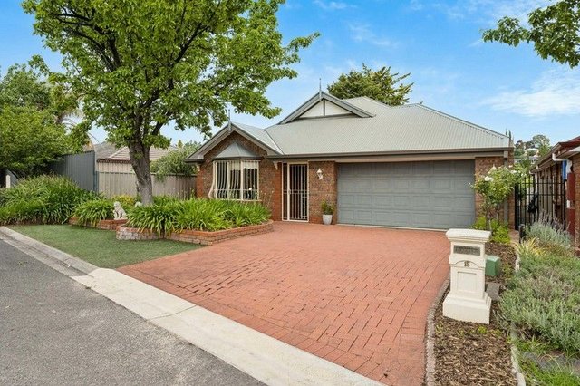 15 St Clair Parade, SA 5125