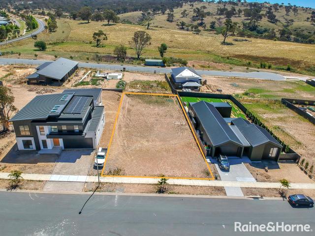 13 Chimney Rise, NSW 2620