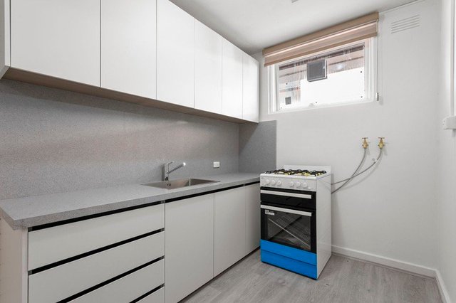 2/8 Tivoli Road, VIC 3141